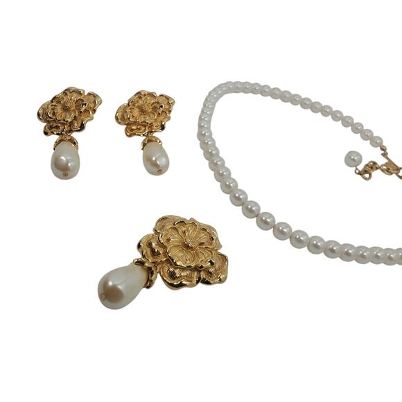 Vintage Avon Summerset Collection Faux Pearl Floral Necklace & Earrings Set 1994 - Picture 3 of 13
